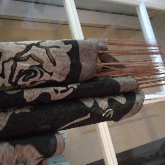 Kokomo Women's NWT shawl beautiful!  One size fits all. - Picture 5 of 12